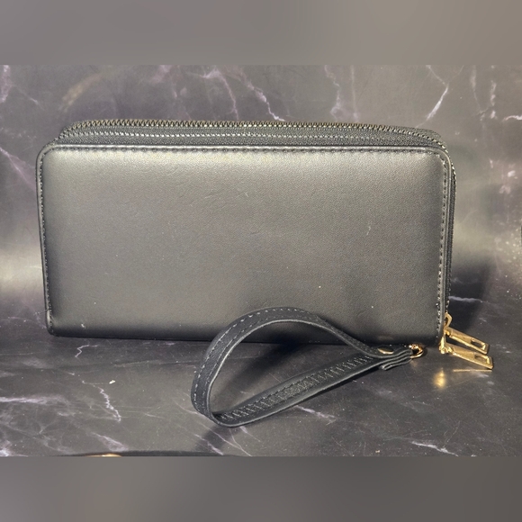 EUC Bundle Of Betty Boop Wristlet Wallet & Ipsy Makeup Pouch - Picture 2 of 9